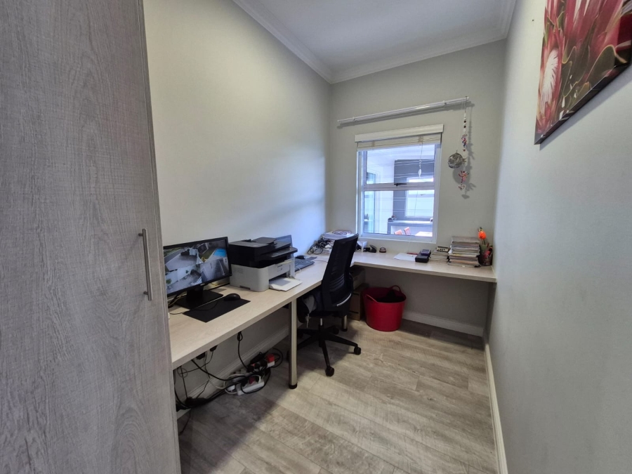 3 Bedroom Property for Sale in Sunningdale Western Cape